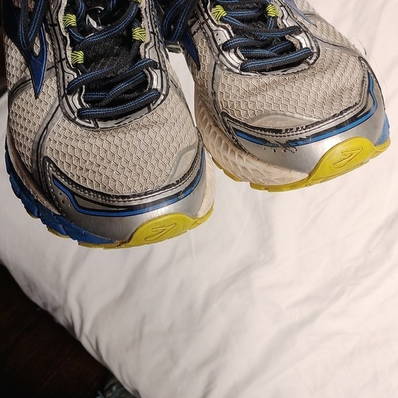 Brooks men's shoes size 9 - Picture 4 of 10